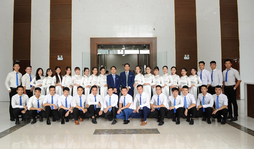 Tập thể cán bộ, nhân viên công ty